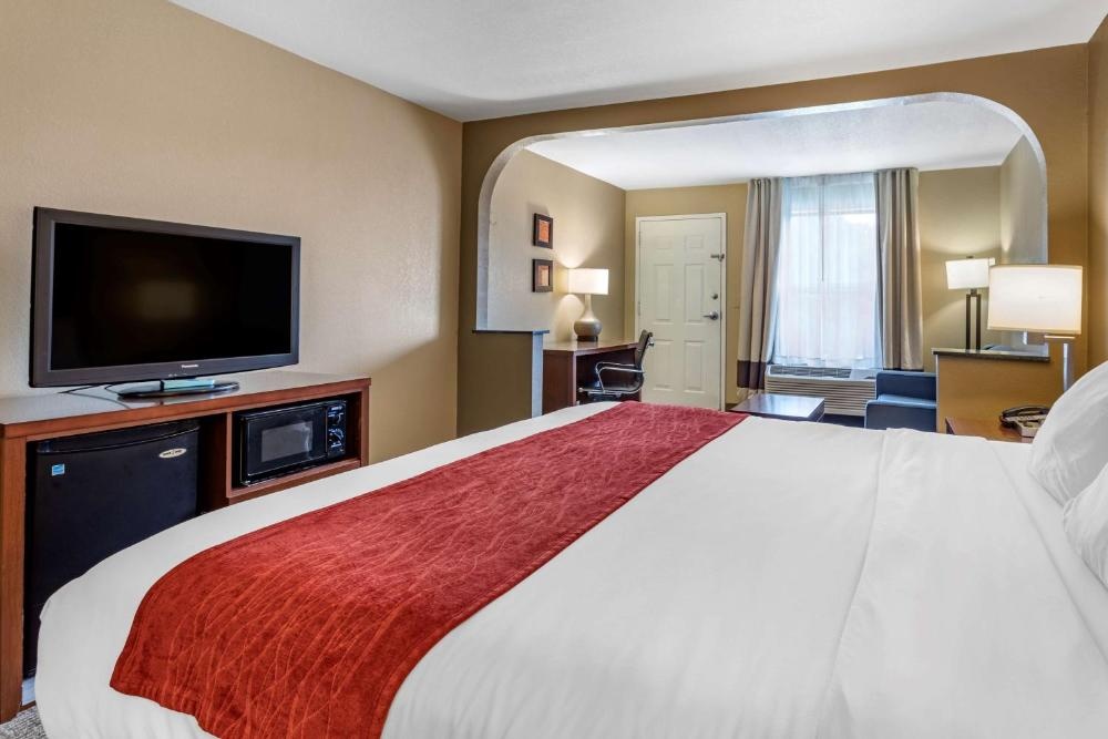 Comfort Inn Biltmore West Image 16