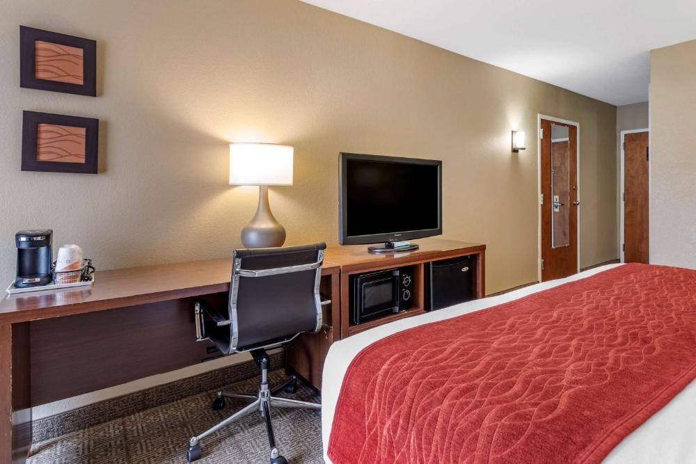 Comfort Inn Biltmore West Image 20