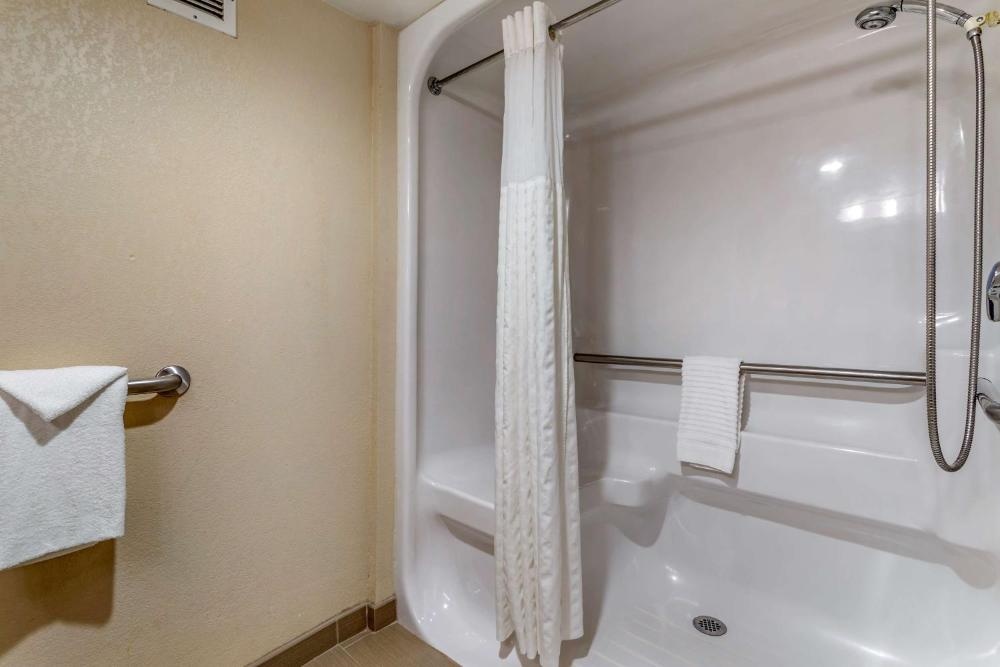 Comfort Inn Biltmore West Image 26
