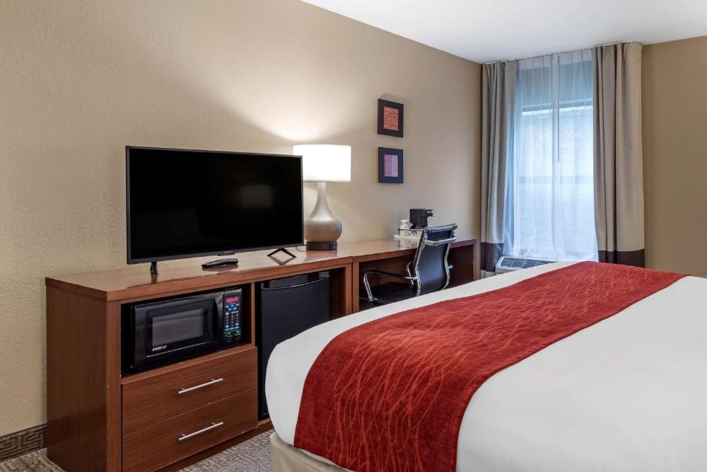 Comfort Inn Biltmore West Image 28